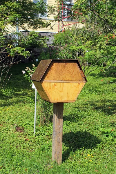 Colmena de madera para las abejas —  Fotos de Stock