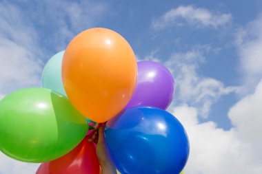 Gökyüzünde balonlar