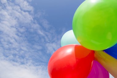 Gökyüzünde balonlar