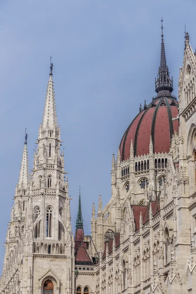 Detalhe arquitetônico do edifício do parlamento em Budapeste, Hungria — Fotografia de Stock