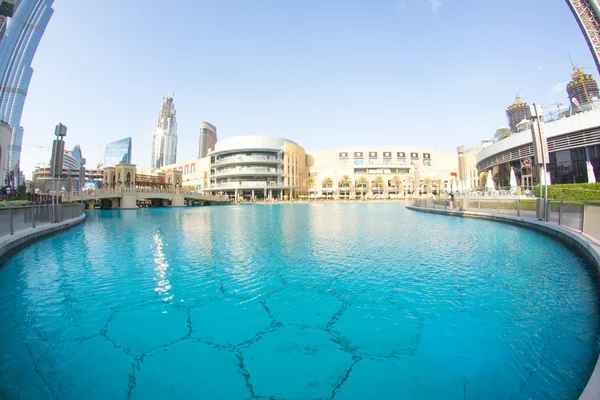 Dubai, 25 Kasım 2015: havuzlu Dubai Mall