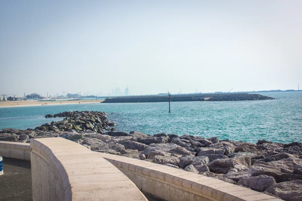 Dubai, deniz dike gün