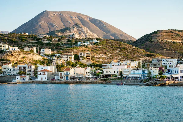 希腊克里特岛Lasithi省Mochlos村和山区全景 — 图库照片