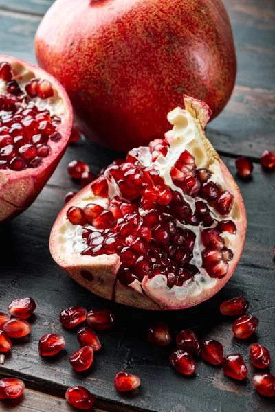 Ripe Pomegranate Juicy Seeds Old Wooden Table — Stock Photo, Image