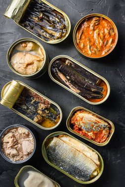 Teneke kutu Saury, uskumru, ispinoz, sardalya, sardalya, kalamar, mürekkep balığı, ton balığı....