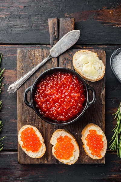 Canape Red Salmon Kaviár Újévre Régi Sötét Asztal Háttér Felső — Stock Fotó