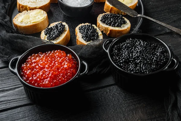 Canapés Con Esturión Negro Caviar Pescado Salmón Sobre Fondo Mesa —  Fotos de Stock