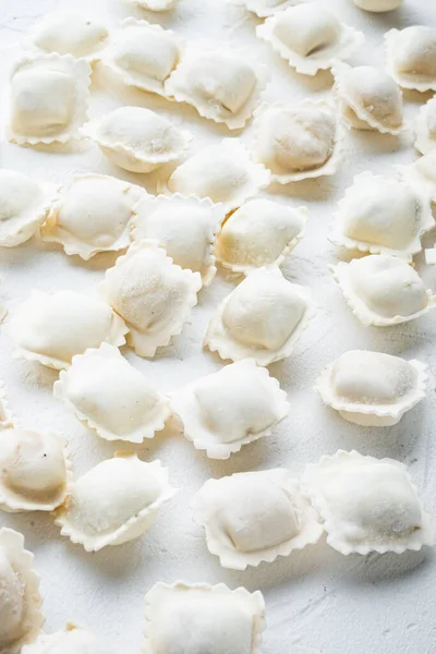 Juego Dumplings Tortellini Raviolis Congelados Sobre Fondo Blanco —  Fotos de Stock