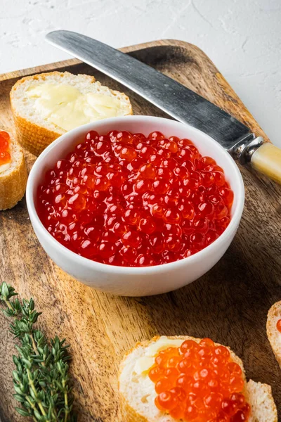 Canapé Com Caviar Salmão Vermelho Para Ano Novo Sobre Fundo — Fotografia de Stock