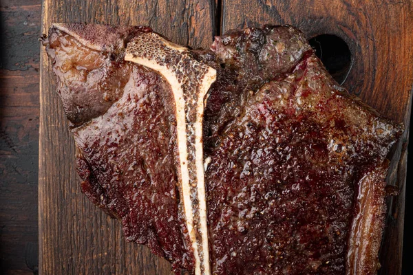 Σετ Ψησίματος Ψησταριάς Porterhouse Steak Bone Ξύλινη Επιφάνεια Σερβιρίσματος Επίπεδη — Φωτογραφία Αρχείου