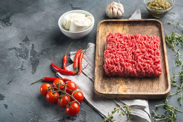 Ingredientes Albóndigas Carne Picada Casera Ternera Mixta Con Especias Hierbas —  Fotos de Stock