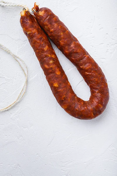 Spaanse Chorizo Worst Witte Achtergrond Met Ruimte Voor Tekst — Stockfoto