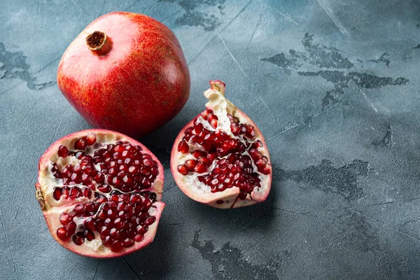Ripe Pomegranate Juicy Seeds Grey Background Space Text — Stock Photo, Image