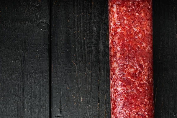 Set Salumi Freschi Sfondo Nero Tavolo Legno Vista Dall Alto — Foto Stock