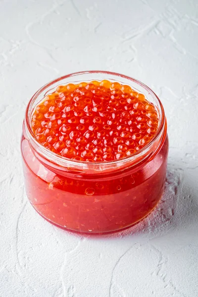 Frasco Caviar Salmão Vermelho Sobre Fundo Branco — Fotografia de Stock