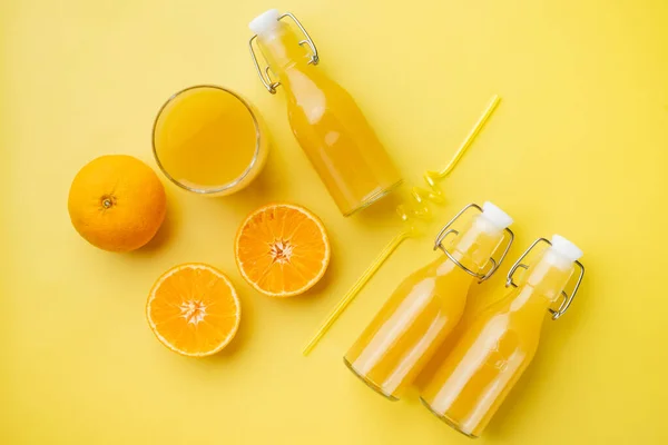Fresh Orange Juice Set Yellow Textured Summer Background Top View — Stock Photo, Image