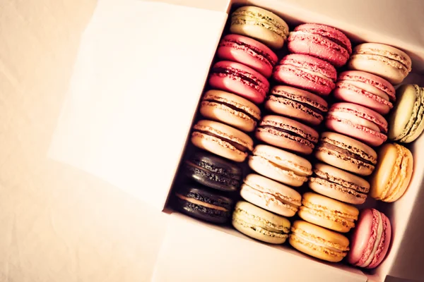 Jahrgang bunte Macarons — Stockfoto