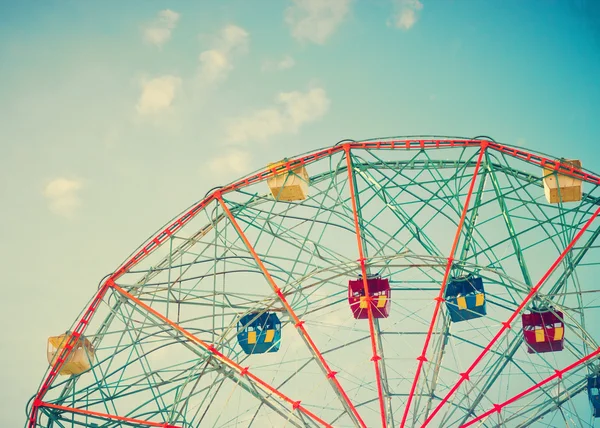 Vintage ferris wheel over blue sky — Stock Photo, Image