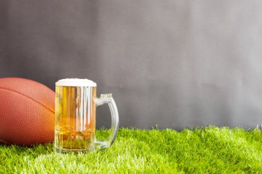 Futbol ve bira cam