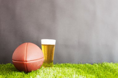Futbol ve bira cam