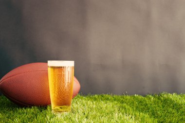 Futbol ve bira cam