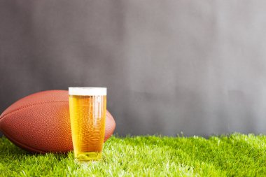 Futbol ve bira cam