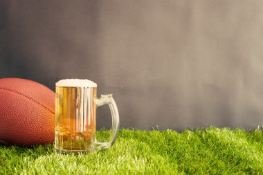 Futbol ve bira cam