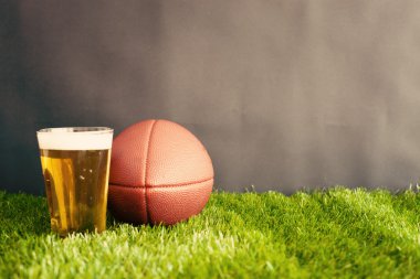Futbol ve bira cam