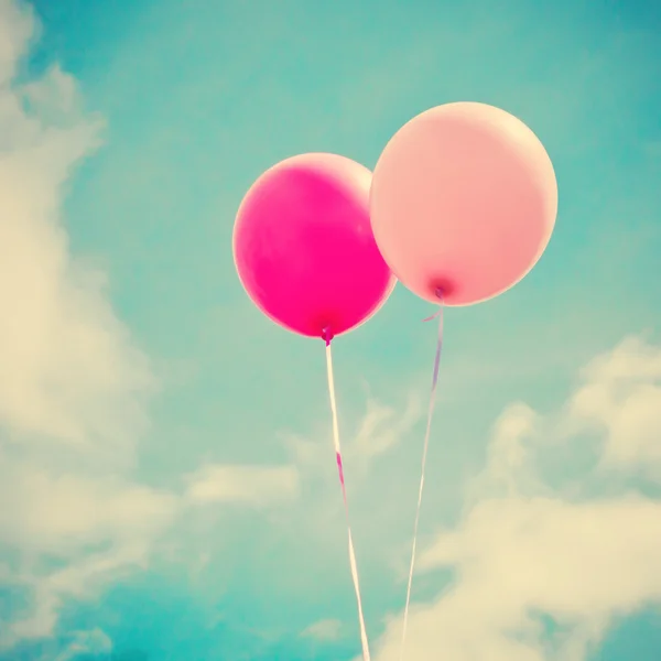 Ballons colorés sur ciel vintage — Photo