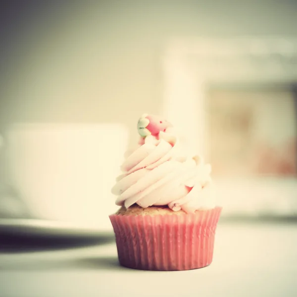 Zoete smakelijke cupcake — Stockfoto