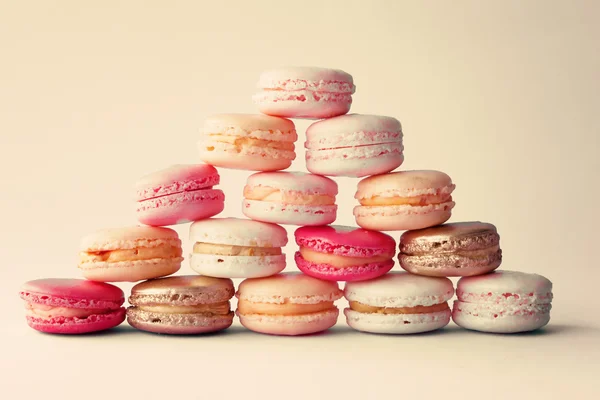 Piramide francuski Macaroons — Zdjęcie stockowe