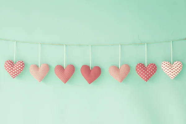 Valentine's hearts hanging on rope — Stock Photo, Image