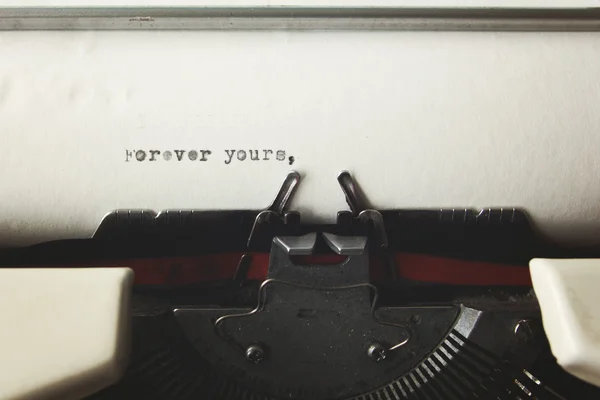 Vintage bir daktilo aşk mesajı — Stok fotoğraf