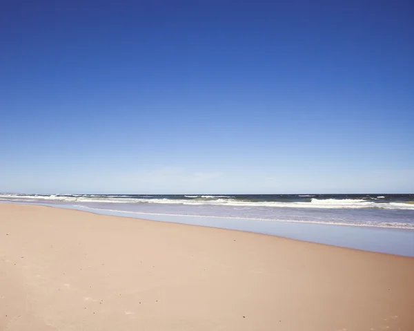 Spiaggia estiva vuota — Foto Stock