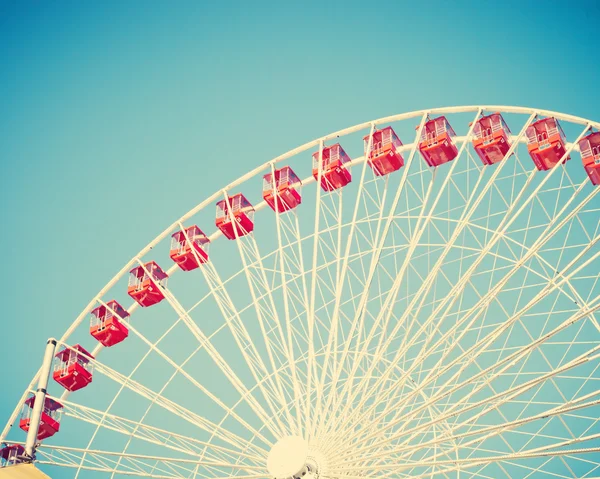 Riesenrad beim Sommerkarneval — Stockfoto
