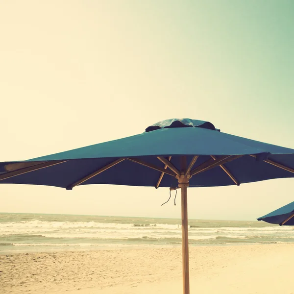 Close up of umbrella at beach — Stock Photo, Image