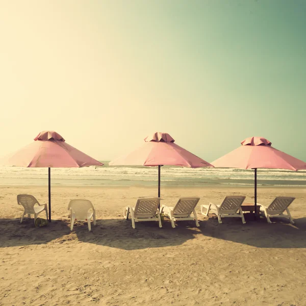 Close up of umbrellas at beach — Stock Photo, Image