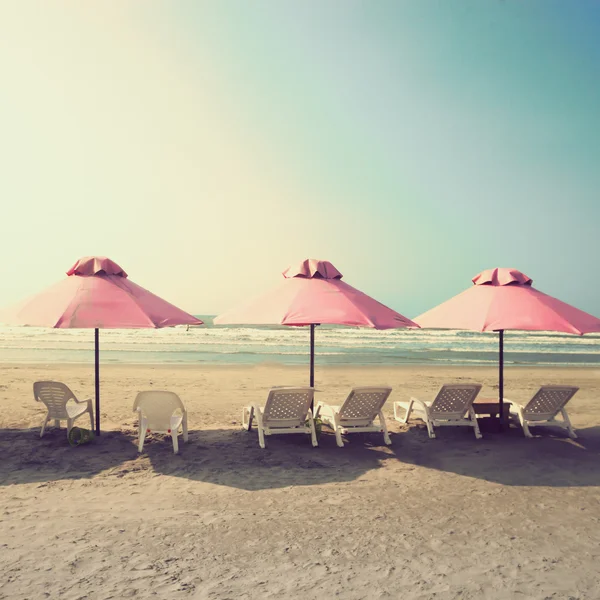 Close up of umbrellas at beach — Stock Photo, Image