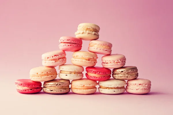 Macaroons stacked in a pyramid — 스톡 사진