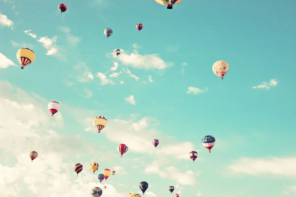 Renkli sıcak hava balonları — Stok fotoğraf