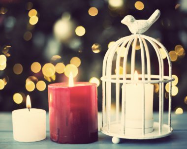 Kış mumlar bokeh üzerine