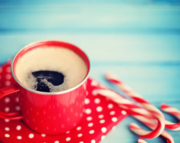 Café de invierno sobre mesa de madera —  Fotos de Stock