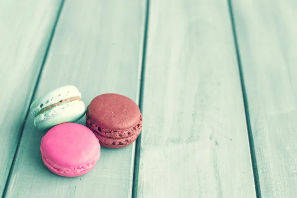 Colorful macaroons on otable — Stock Photo, Image