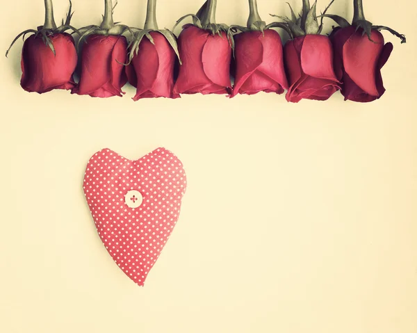 Red roses and heart — Stock Photo, Image