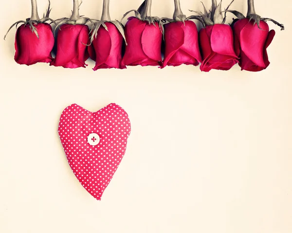Červené růže a srdce — Stock fotografie