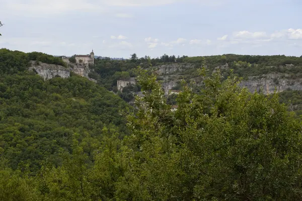 Rocamadour κάστρο από την άλλη πλευρά της κοιλάδας — Φωτογραφία Αρχείου