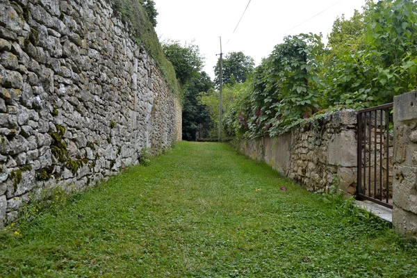 Sendero de hierba en Limeuil — Foto de Stock