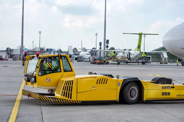 ミュンヘン ドイツ 2018年9月15日 夏のミュンヘン空港での航空機ジェットのロード — ストック写真