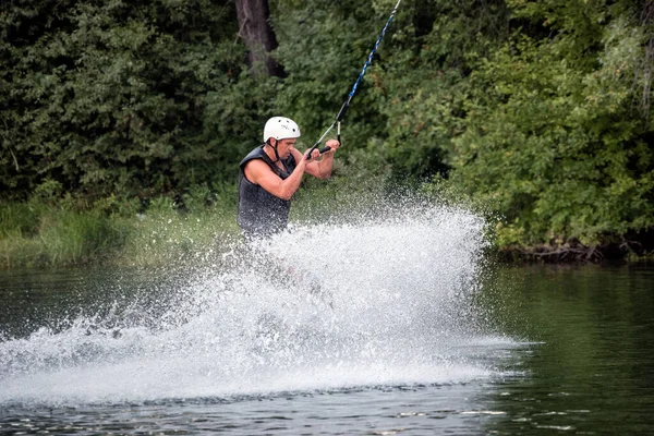 Abakan Russia Agosto 2018 Uomo Che Sveglia Lago Giorno Estate — Foto Stock