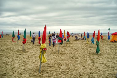 De Ville yakınlarındaki La Manche kıyıları De Ville, Fransa - 8 Ağustos 2021